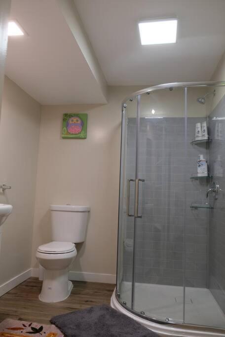 Katie Entire Basement 3 Bedrooms Charlottetown Exterior foto