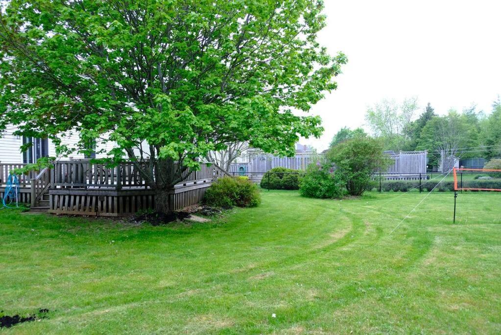 Katie Entire Basement 3 Bedrooms Charlottetown Exterior foto